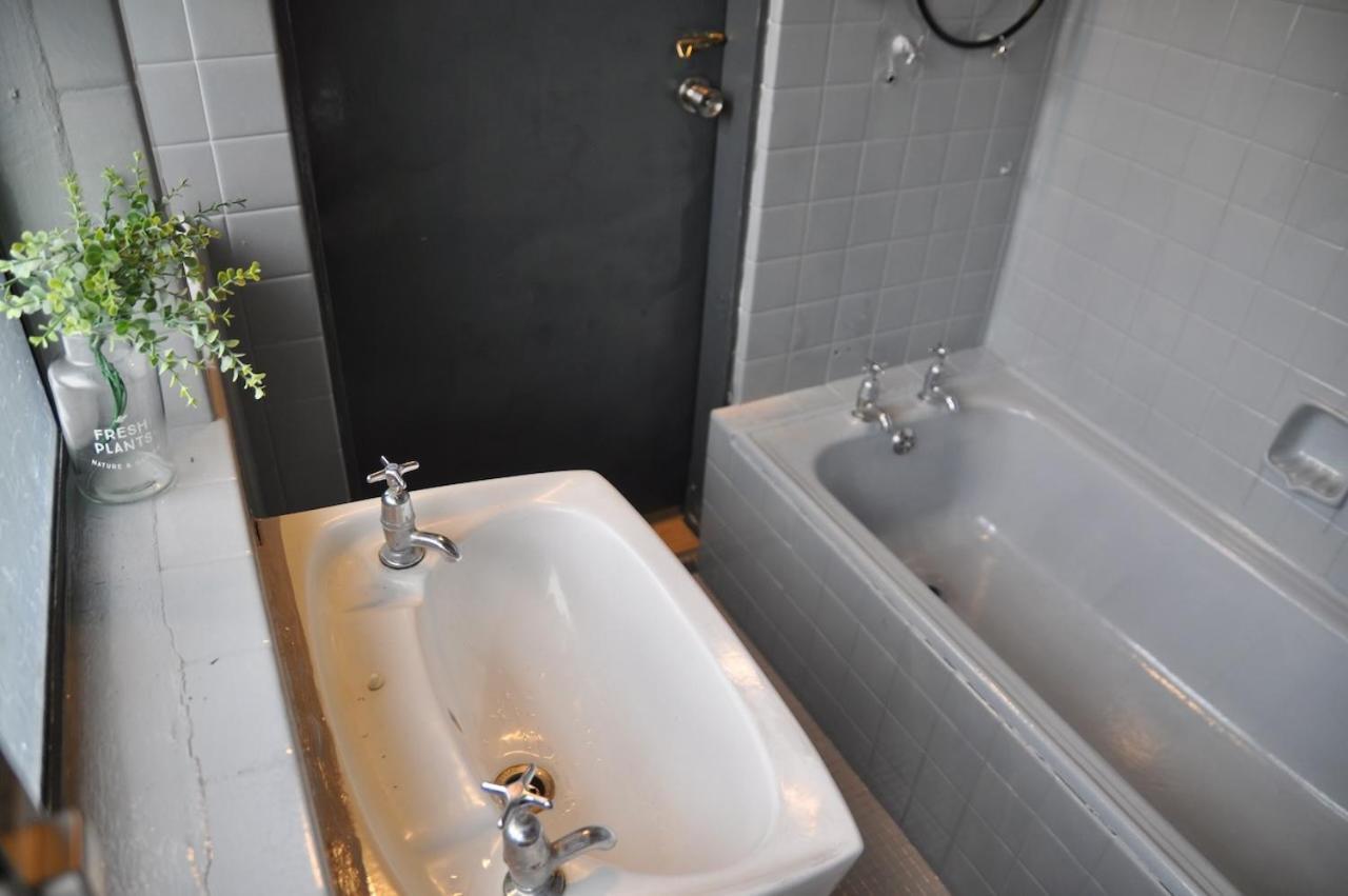 Grayhaus Inn Іпох Екстер'єр фото