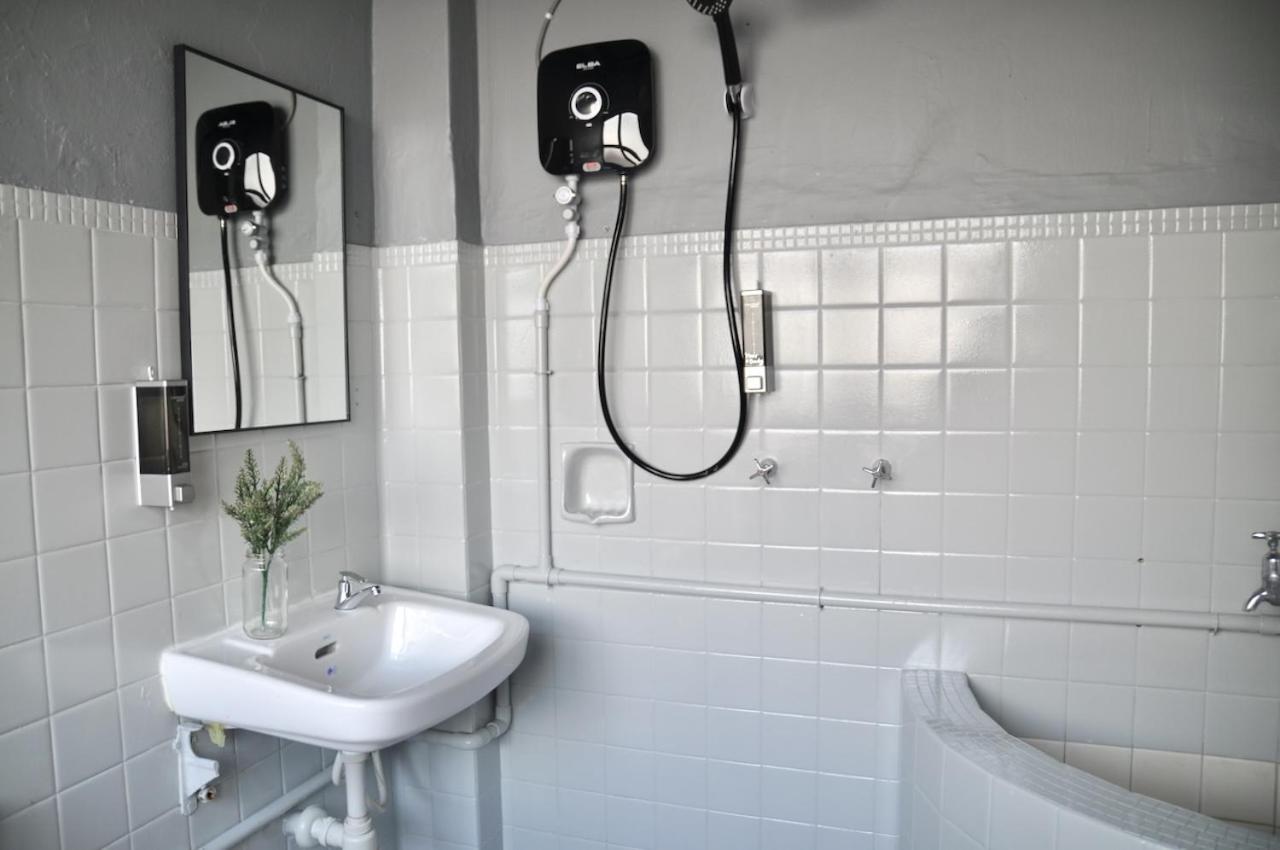 Grayhaus Inn Іпох Екстер'єр фото